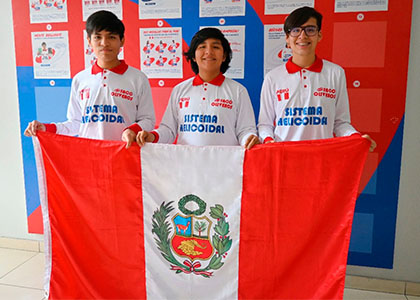 Escolares peruanos ganan medallas en la Olimpiada Internacional de Matemática